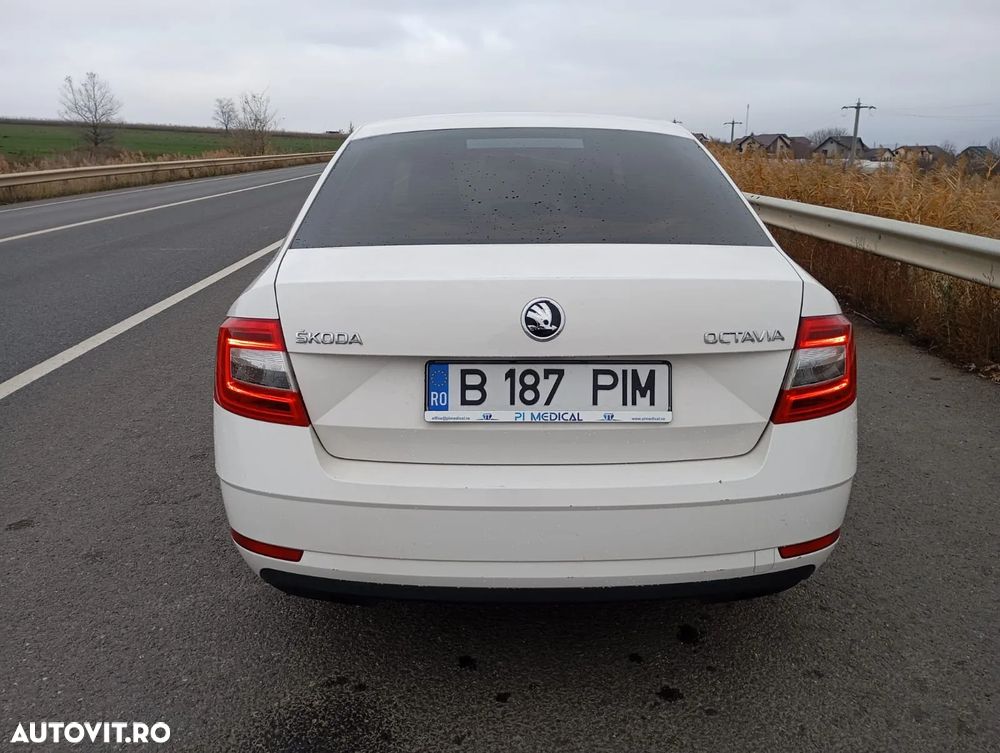 Skoda Octavia 1.6 TDI Active - 8