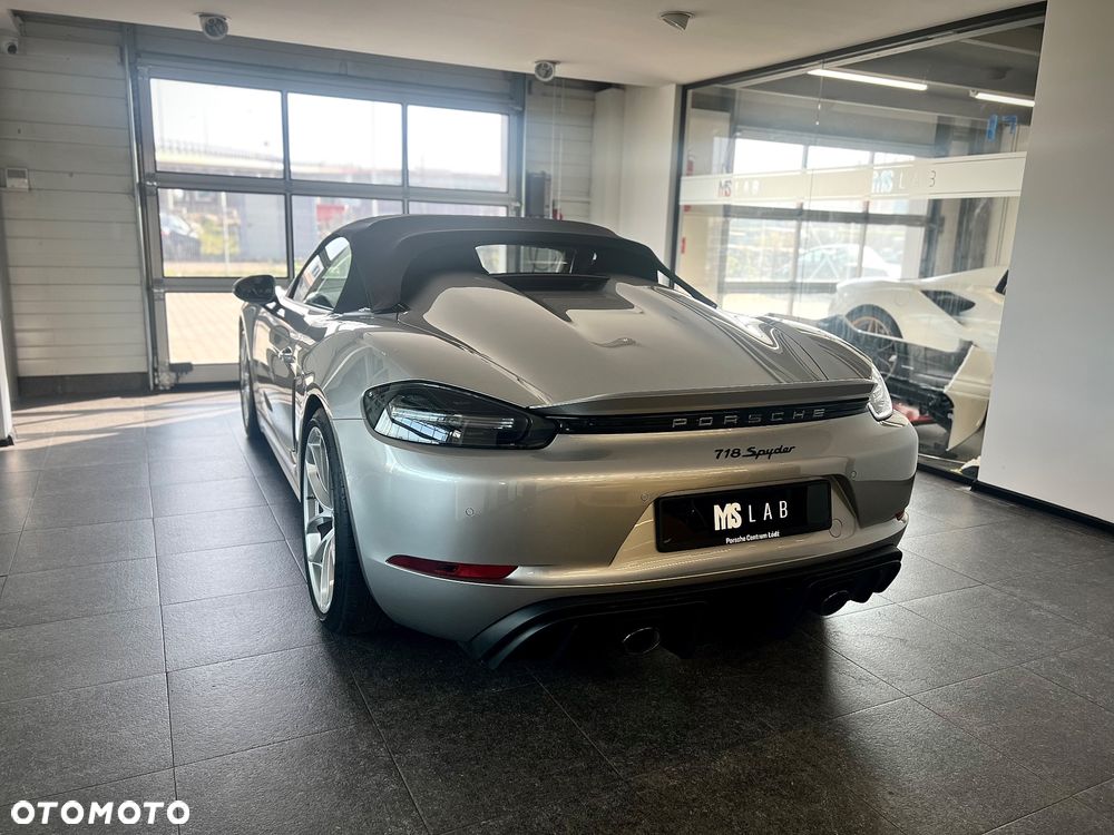 Porsche 718 Boxster Spyder - 3