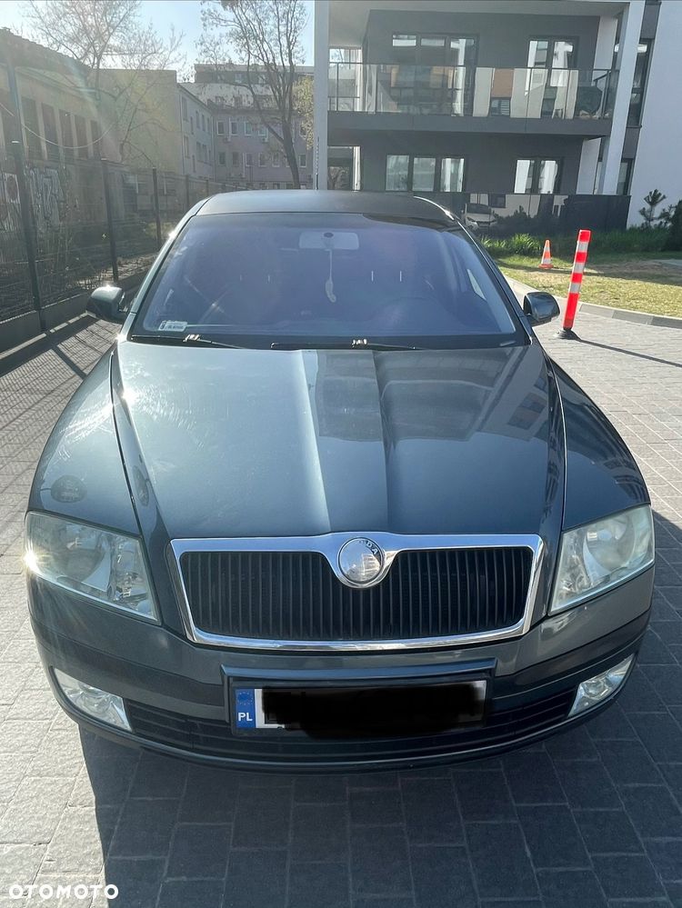 Skoda Octavia 1.6 Ambiente - 6