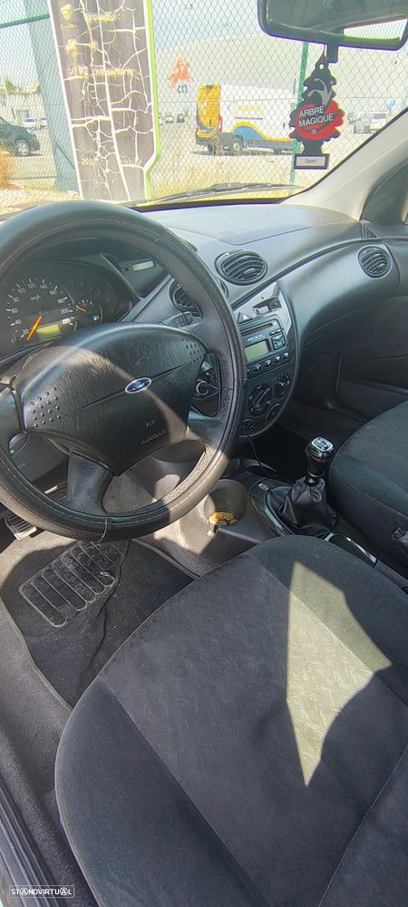 Ford Focus SW - 13