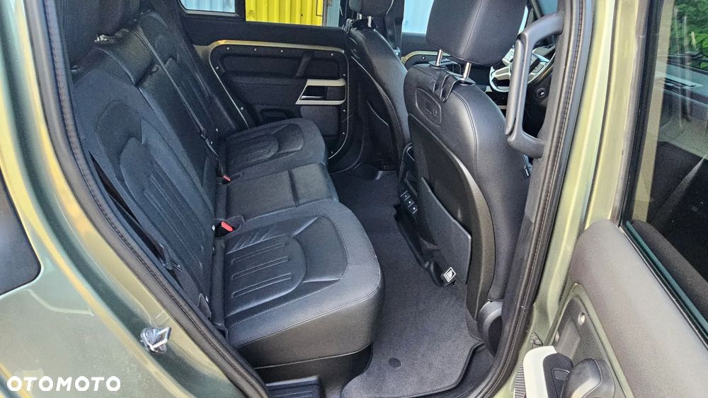 Land Rover Defender - 17