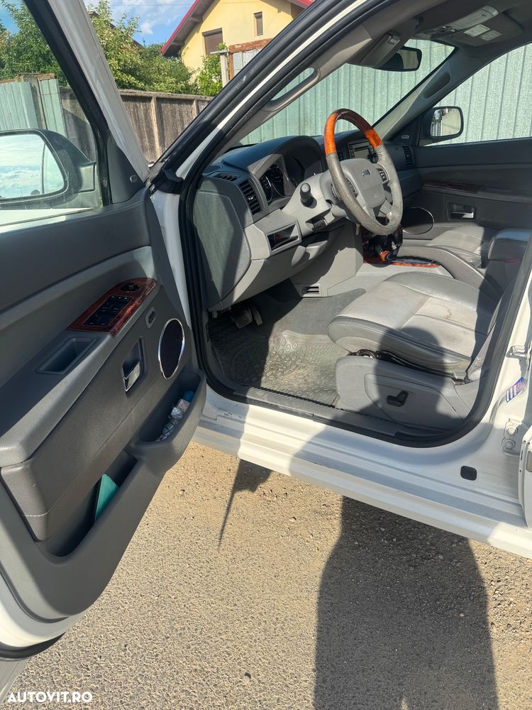 Jeep Grand Cherokee - 8