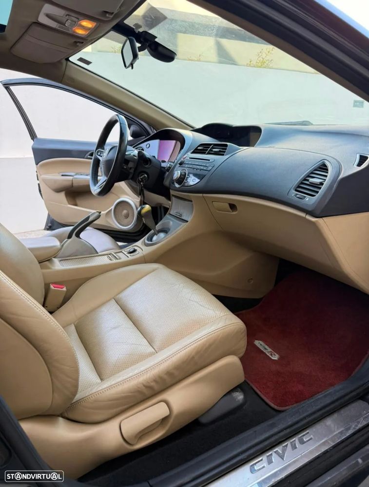 Honda Civic 2.2 i-CTDi Executive NAVI - 10