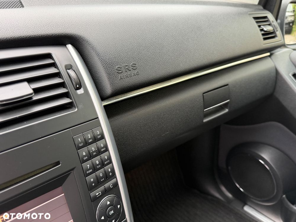 Mercedes-Benz Klasa B 200 Turbo SPORT EDITION - 36