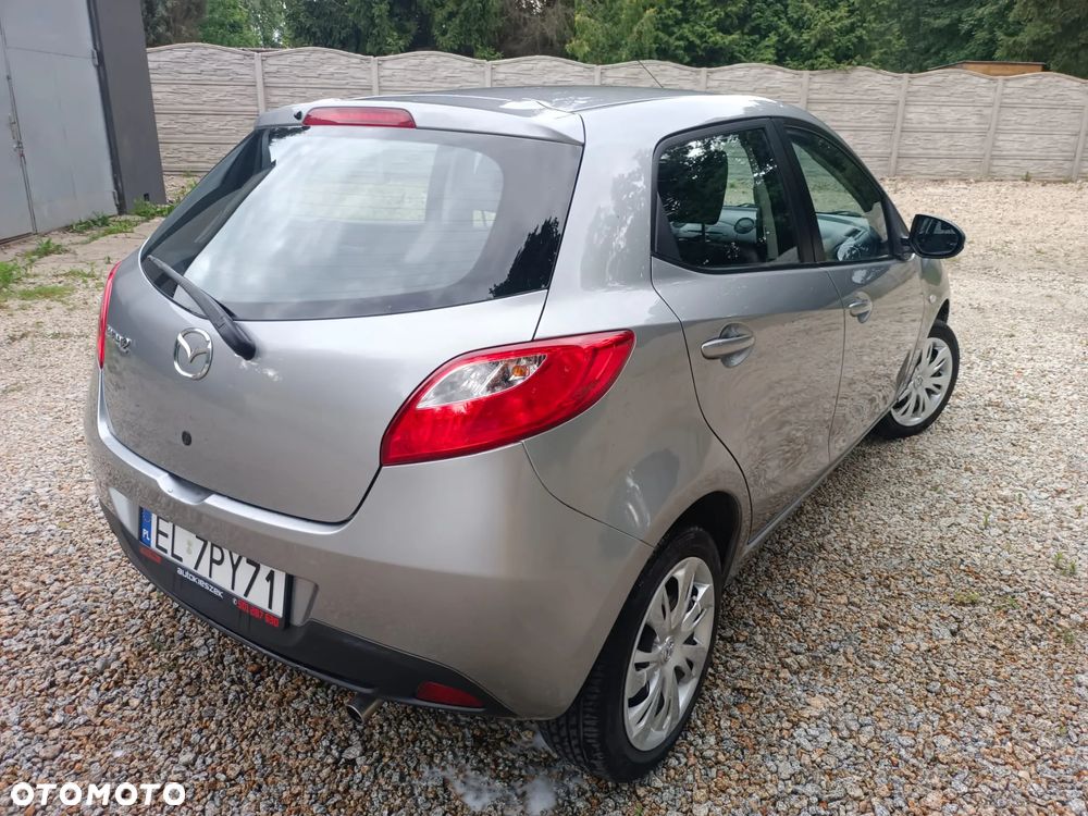 Mazda 2 - 6