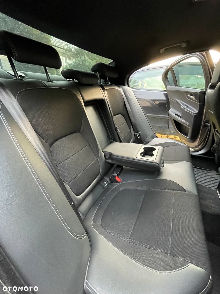 Jaguar XE 20d R-Sport - 11