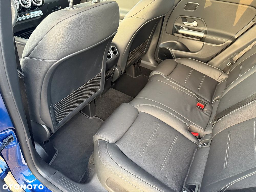 Mercedes-Benz GLA 200 7G-DCT AMG Line - 34