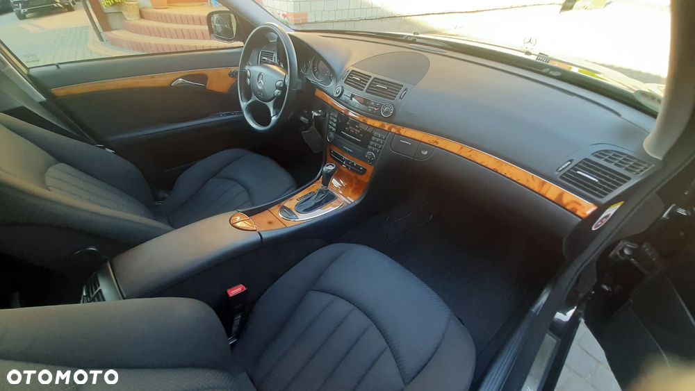 Mercedes-Benz Klasa E 200 T Kompressor Automatik Elegance - 28