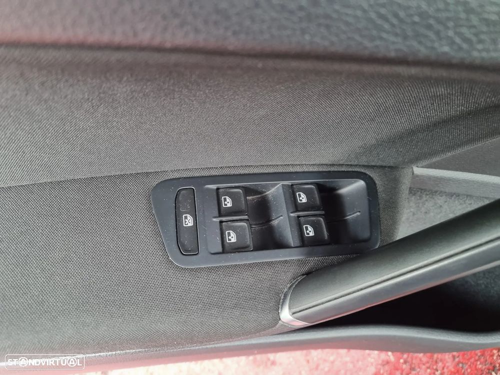 VW Golf Variant 1.6 TDi Confortline - 14