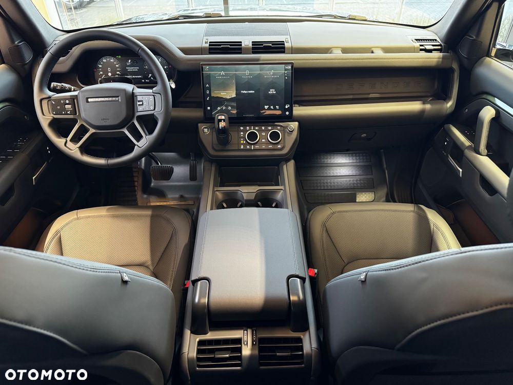 Land Rover Defender - 12