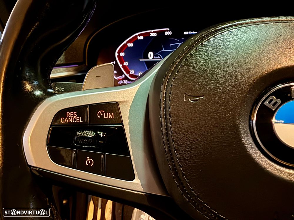 BMW 530 e iPerformance Pack M - 24