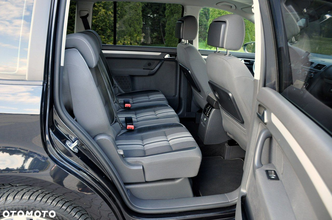 Volkswagen Touran - 20