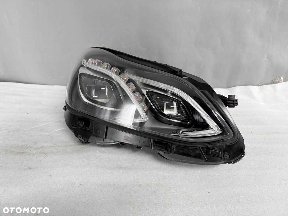 Lampa przednia prawa Mercedes-Benz E W212 A212 LIFT A2129063203 ILS - 1