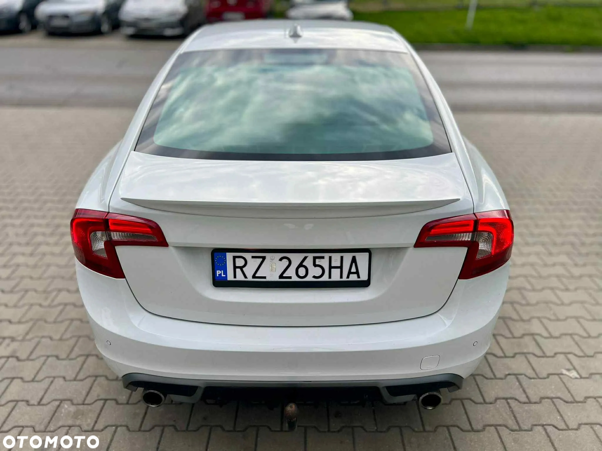 Volvo S60 D5 R-Design - 18