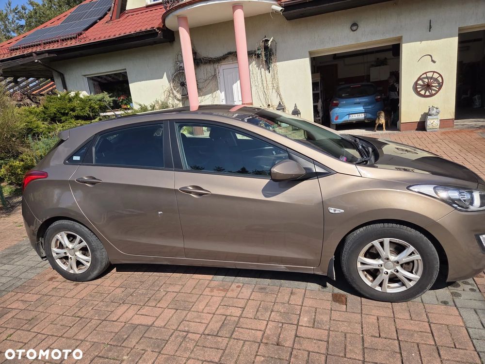 Hyundai i30 1.6 Comfort - 13