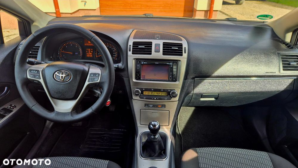 Toyota Avensis 2.0 D-4D Sol - 19