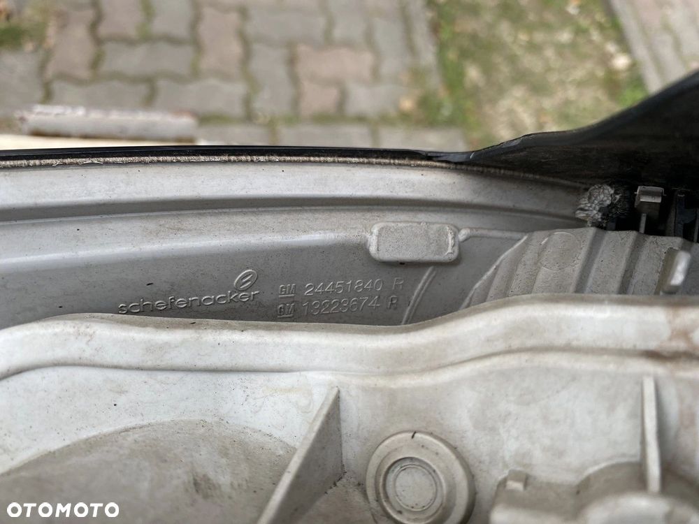 LAMPA TYLNA PRAWA OPEL ASTRA III H KOMBI 13223674 - 6