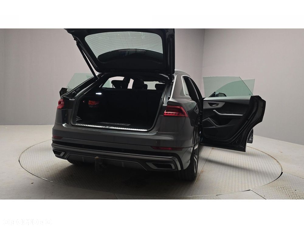 Audi Q8 - 12