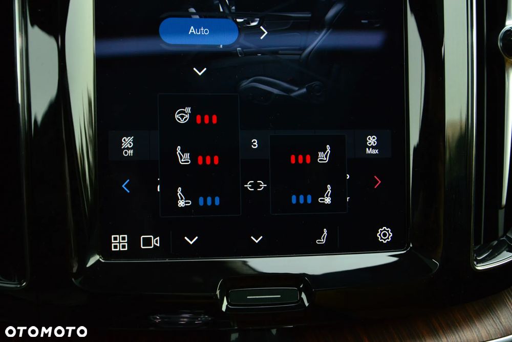 Volvo XC 60 T8 Plug-In Hybrid AWD Ultimate Dark - 32