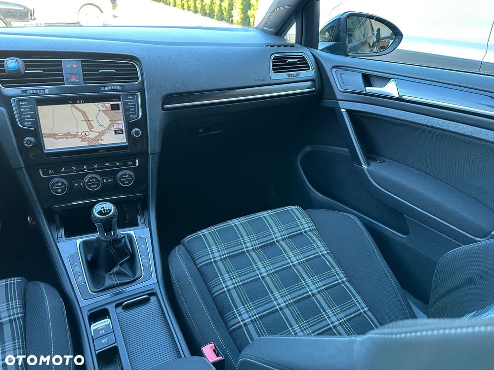 Volkswagen Golf 2.0 TDI BMT GTD - 28