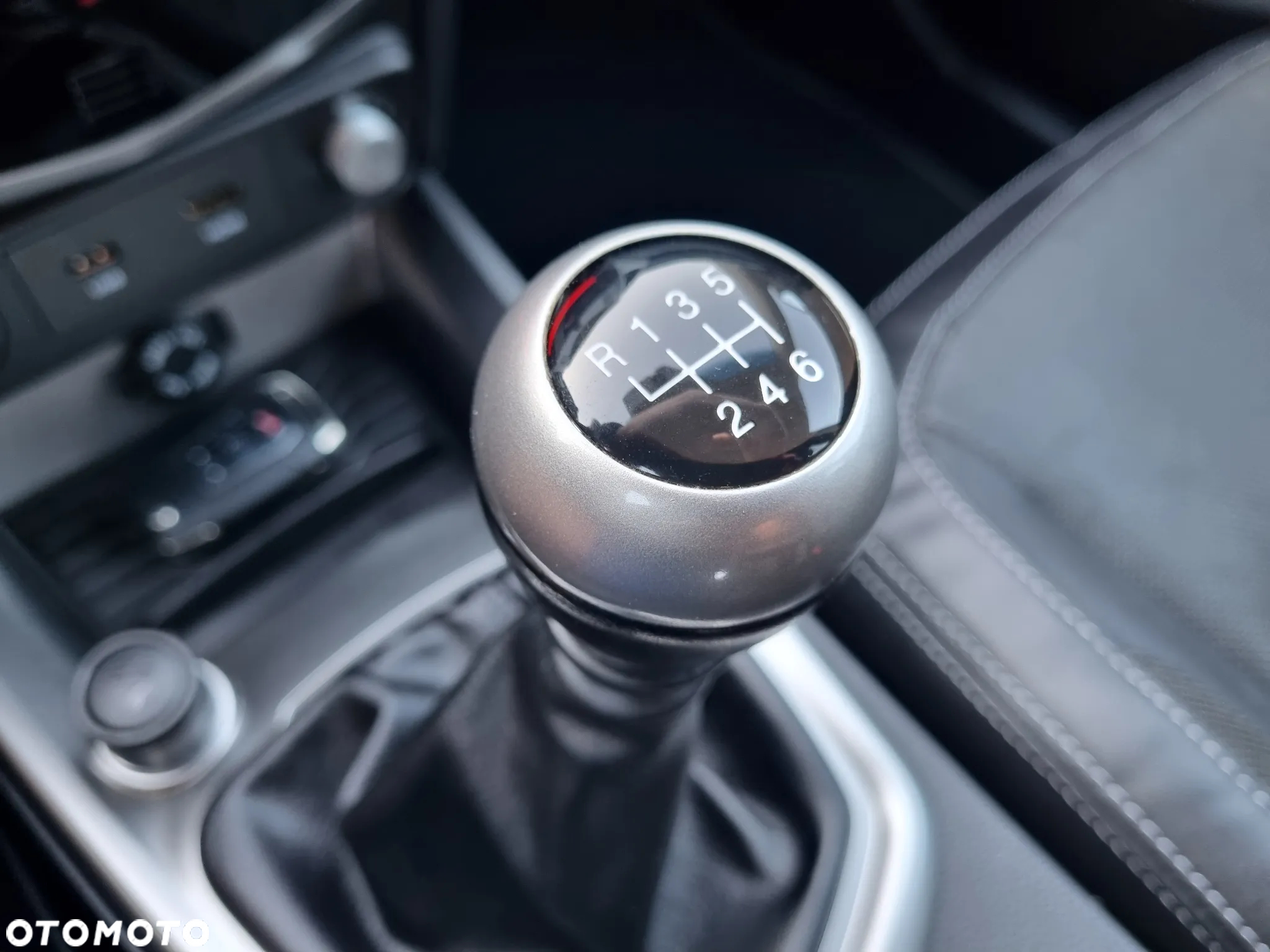SsangYong/KGM Tivoli 1.6 Sapphire - 14