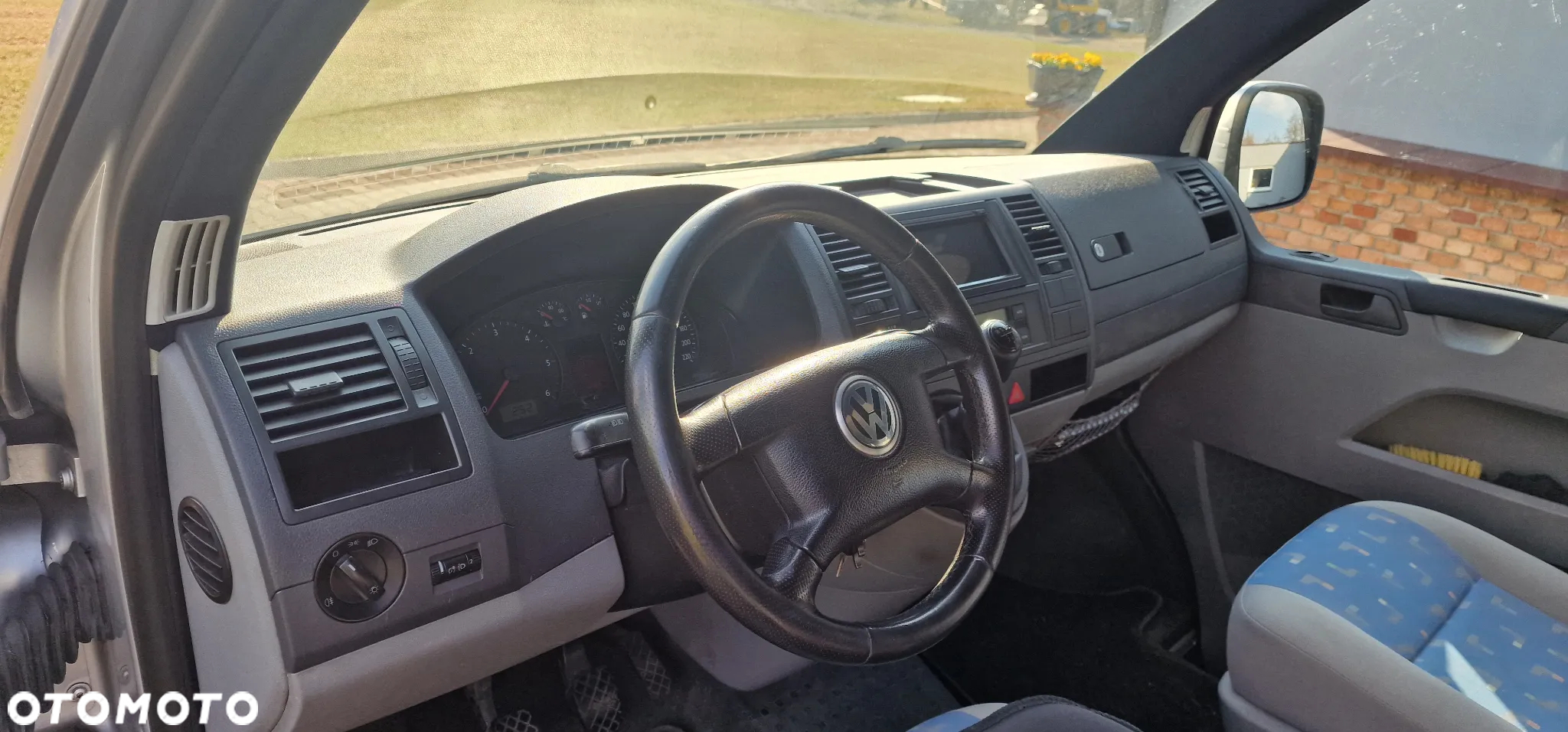 Volkswagen Caravelle - 7