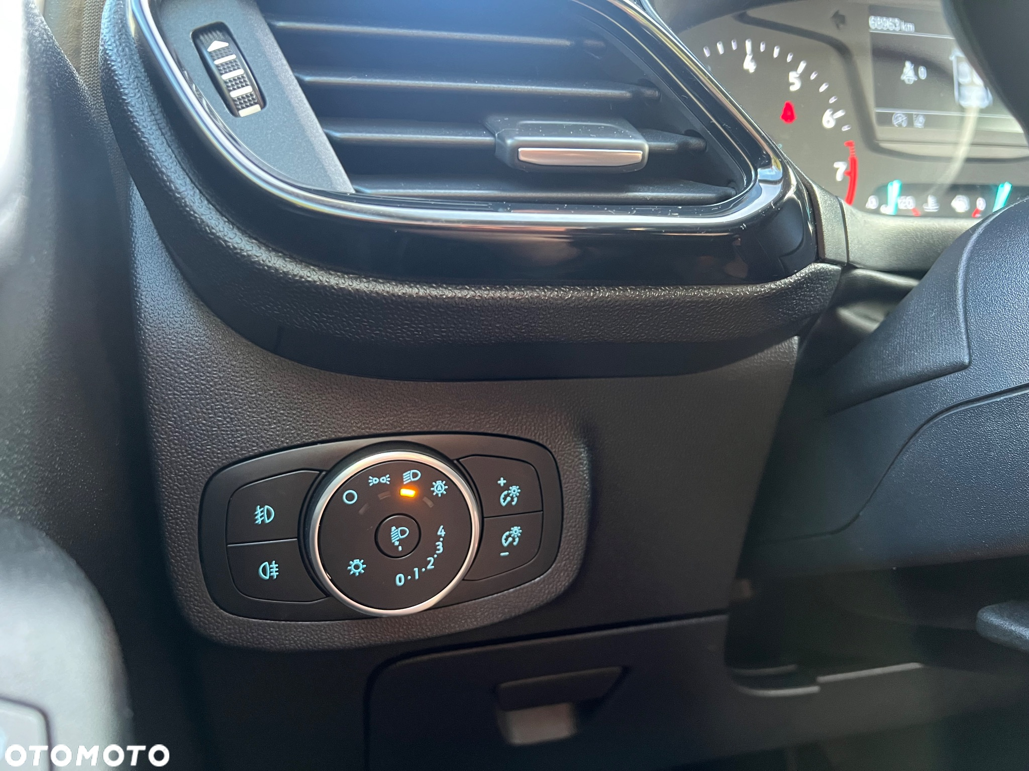 Ford Fiesta 1.0 EcoBoost S&S COOL&CONNECT - 33