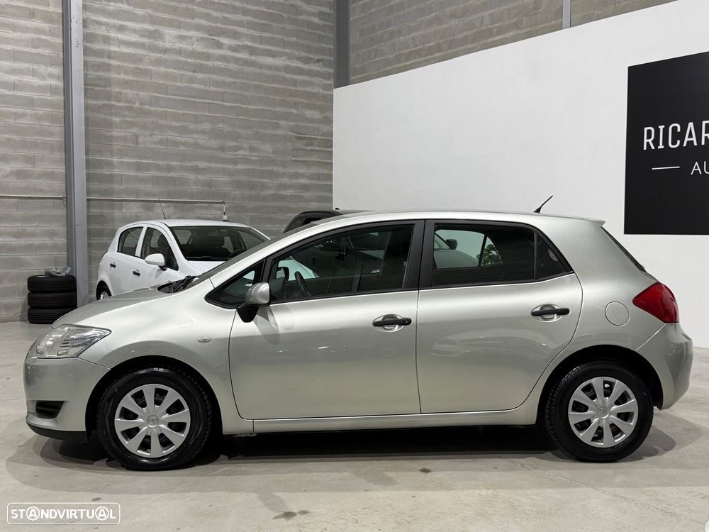 Toyota Auris 1.4 VVT-i AC+VSC - 2