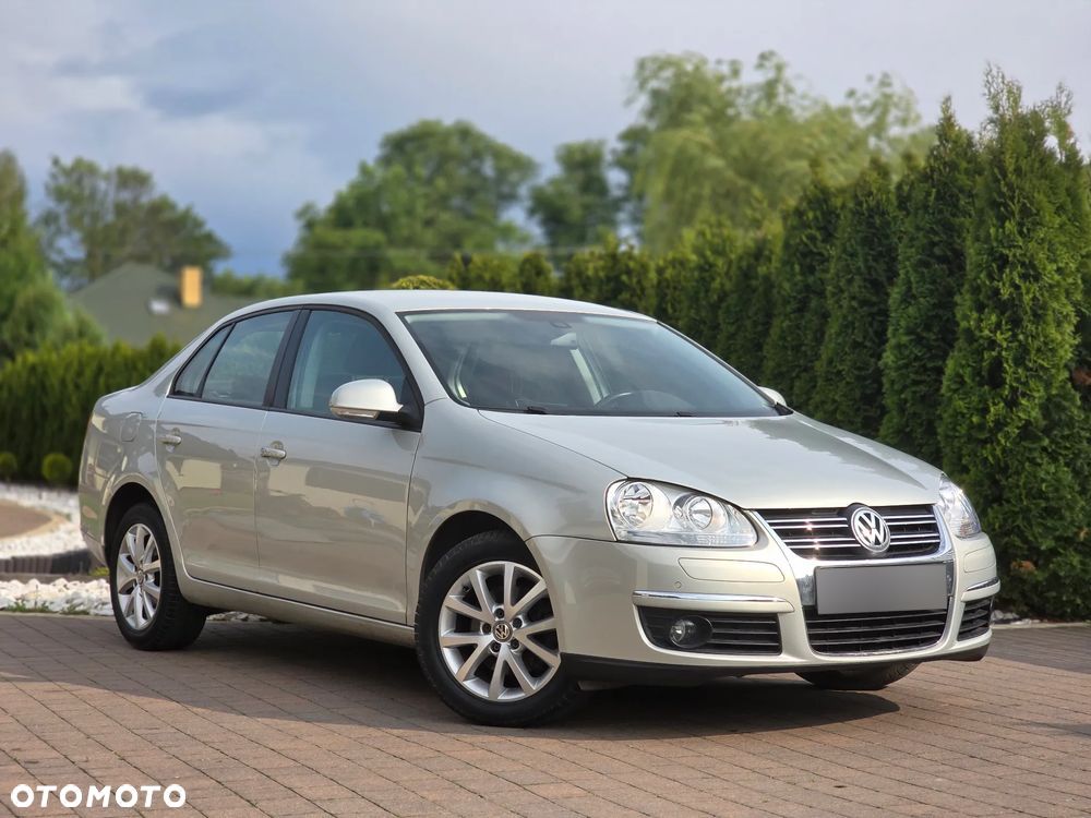 Volkswagen Jetta 1.4 TSI Comfortline - 1