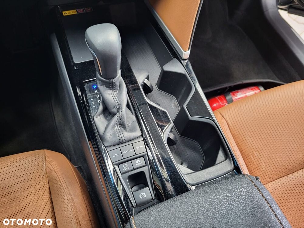 Toyota Camry - 27