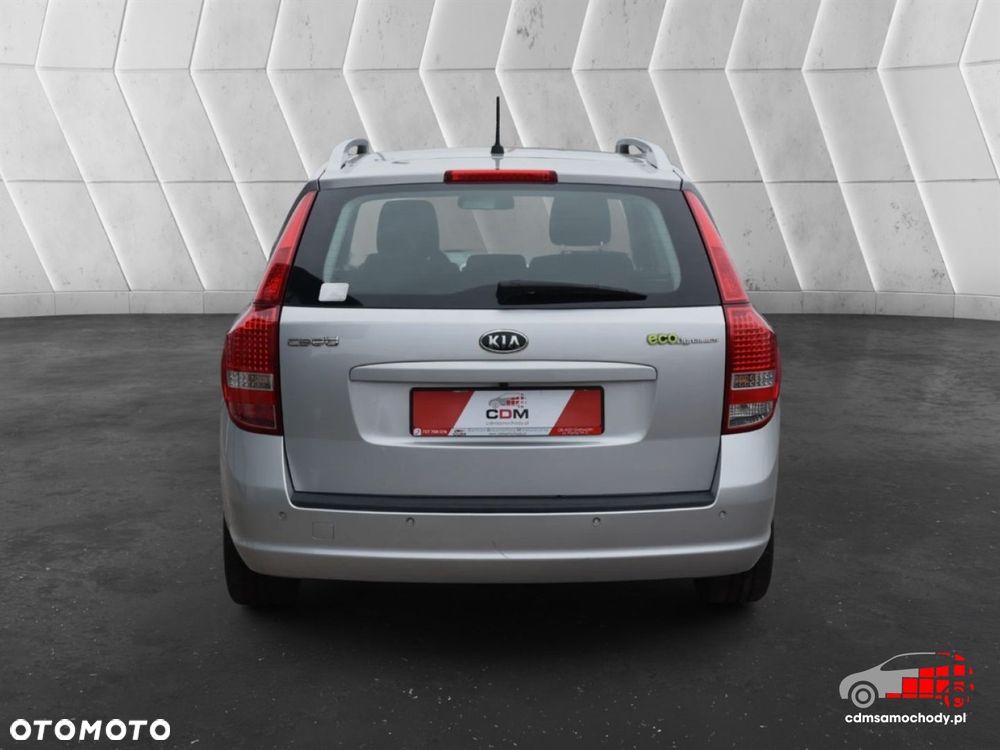 Kia Ceed - 9