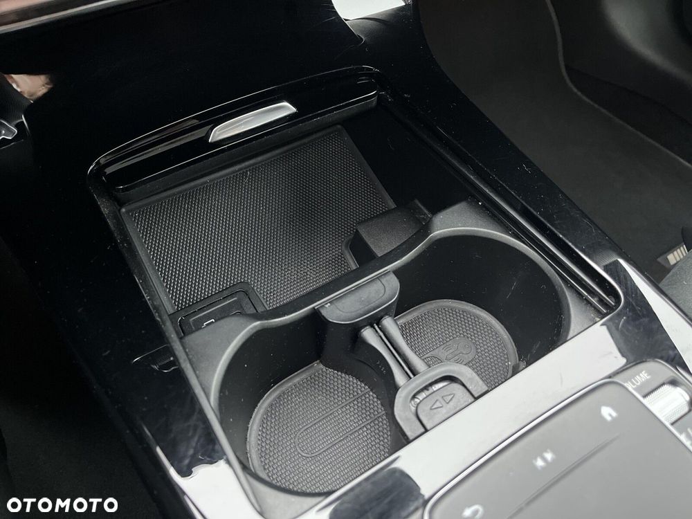 Mercedes-Benz CLA 200 4-Matic AMG Line 8G-DCT - 31