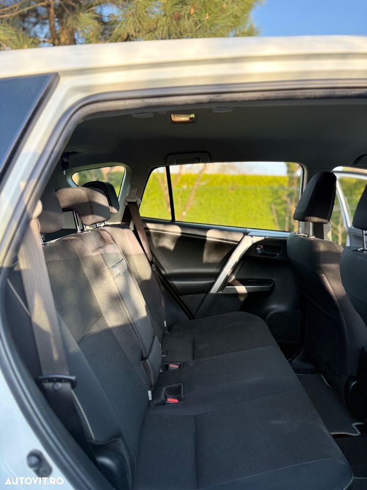 Toyota RAV4 - 5