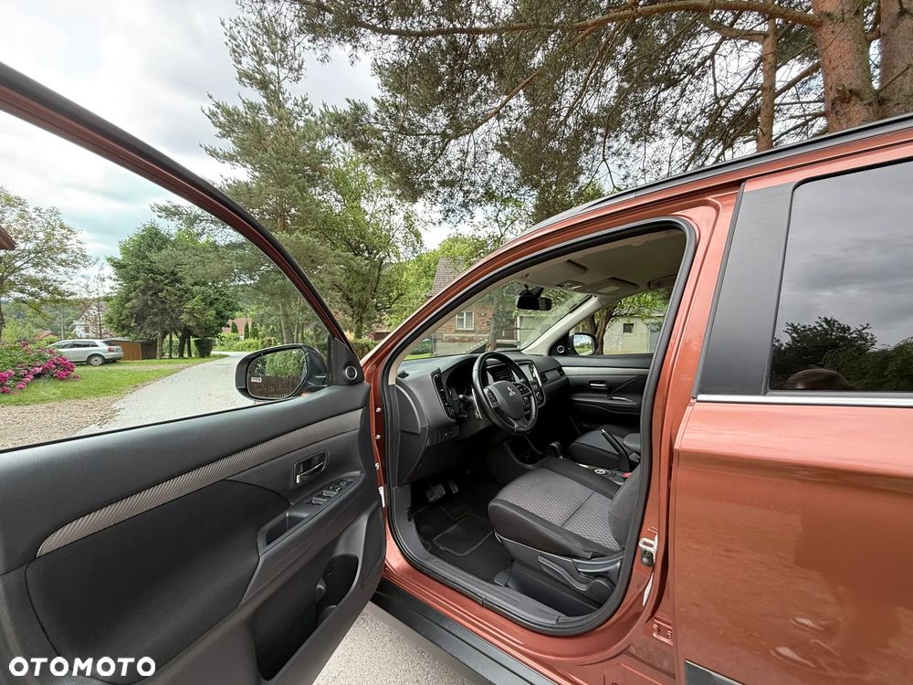 Mitsubishi Outlander 2.0 Intense + - 13