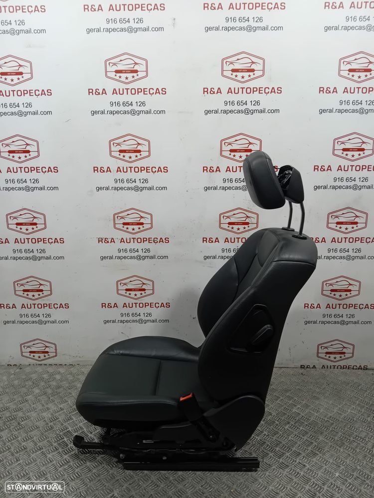 Bancos Frente Frontal Mercedes Class C W204 Imaculados em Pele Original - 10