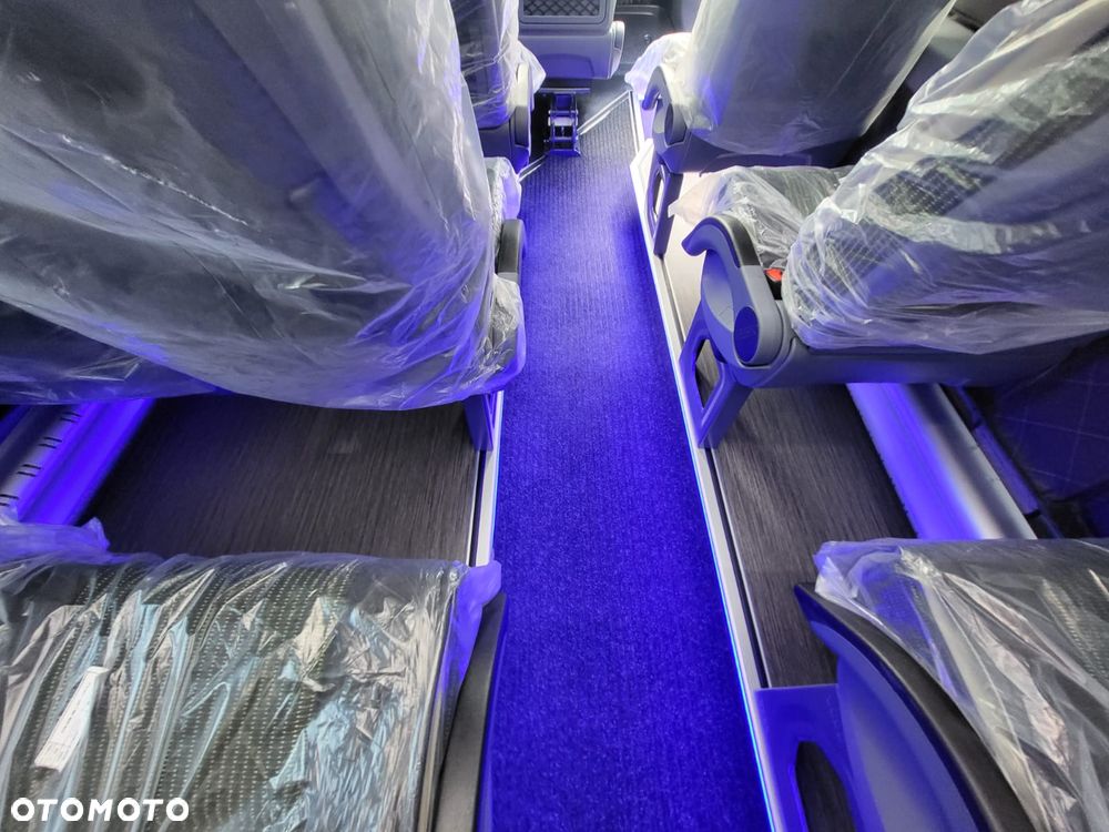 Mercedes-Benz Sprinter 517 CDI - NOWY! - 24 miejsca + 3  stojące - 14