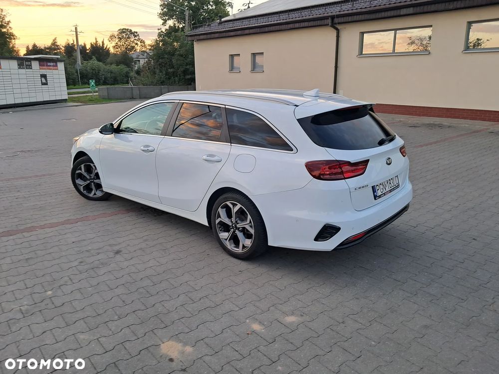 Kia Ceed SW 1.6 CRDi GT Line - 4