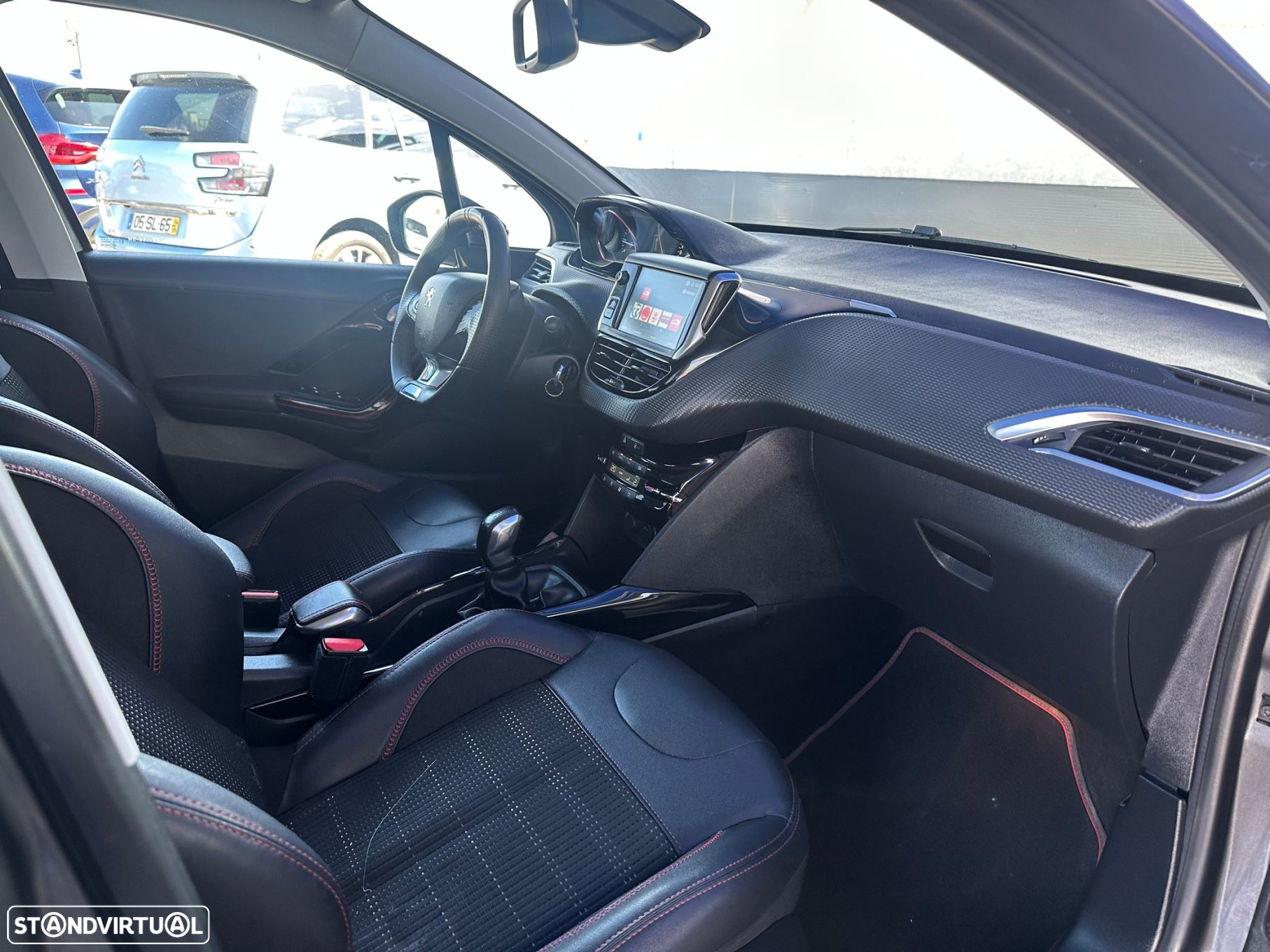 Peugeot 2008 1.2 PureTech GT Line - 37
