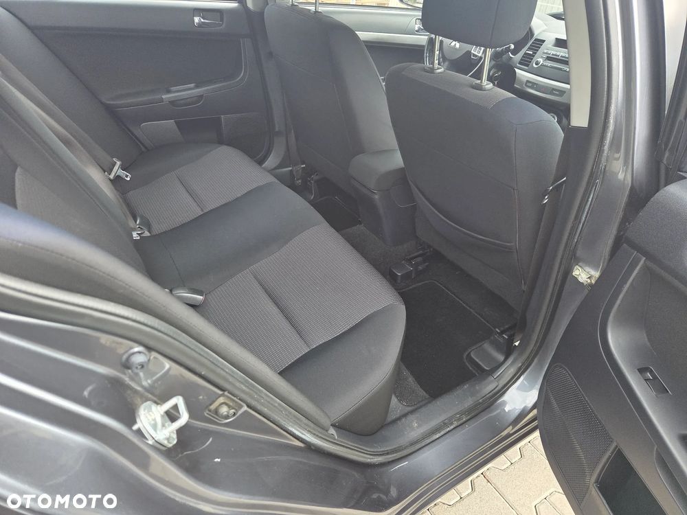 Mitsubishi Lancer 1.8 Invite - 14