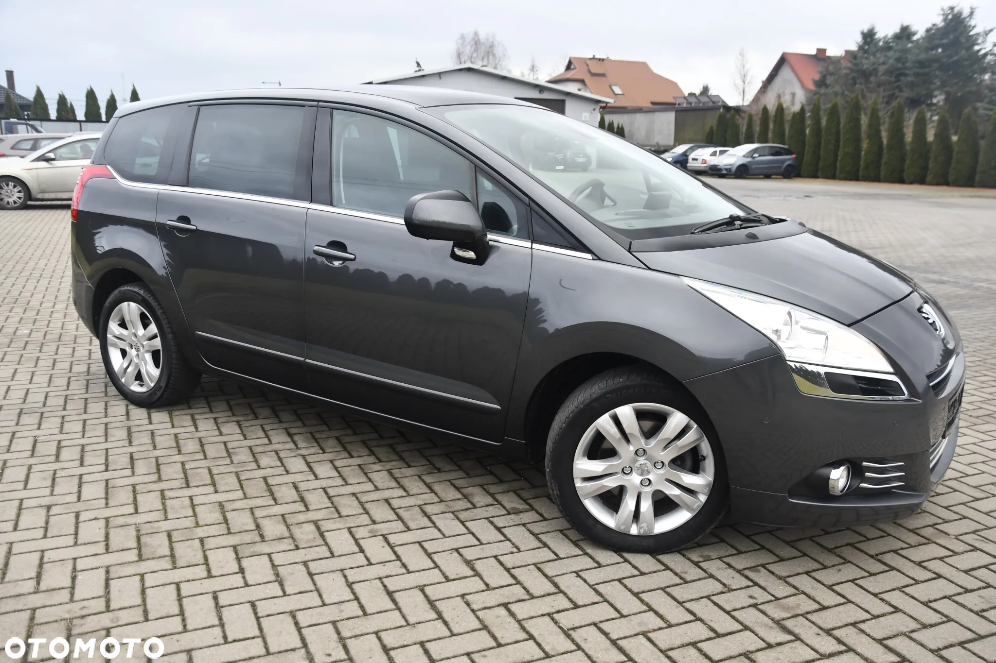Peugeot 5008 1.6 THP Premium + - 9