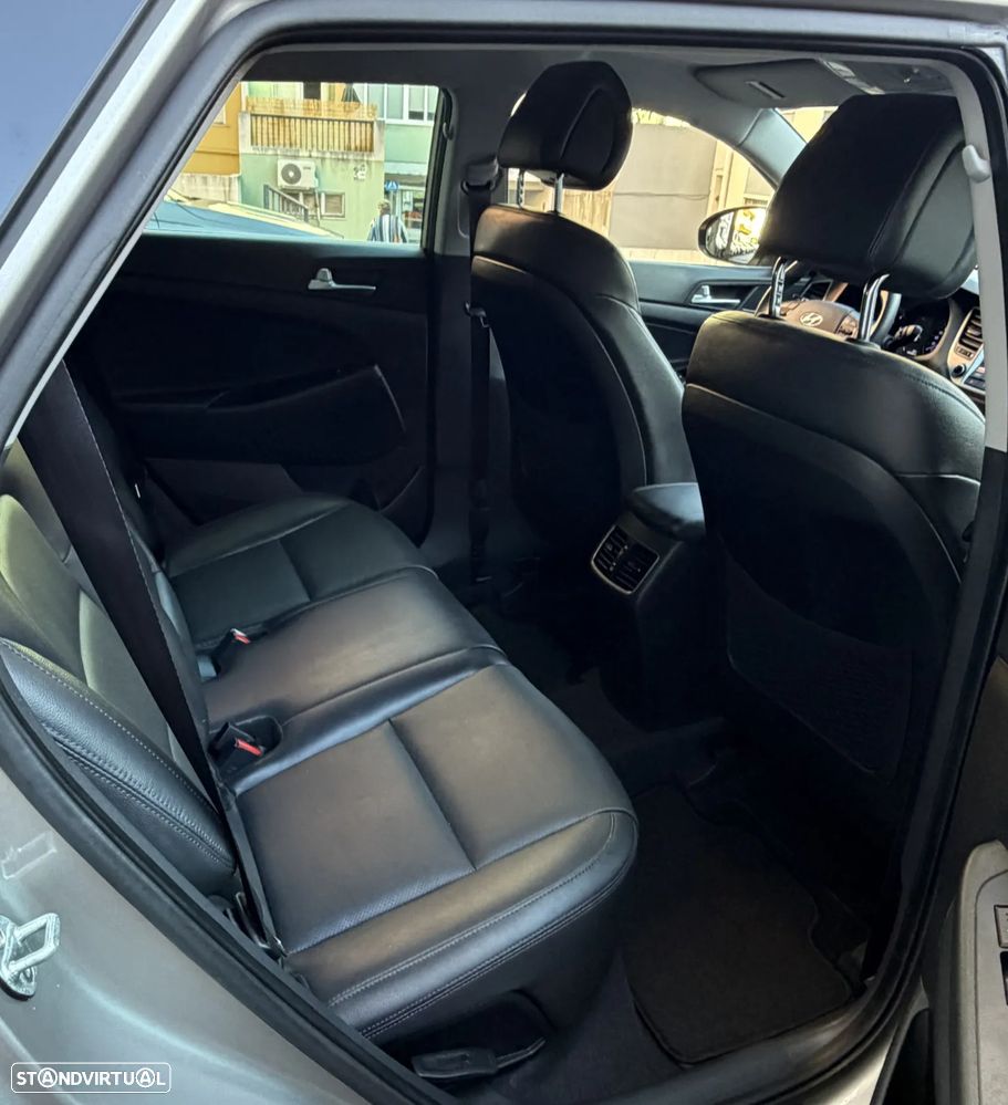 Hyundai Tucson 1.7 CRDi Executive - 23