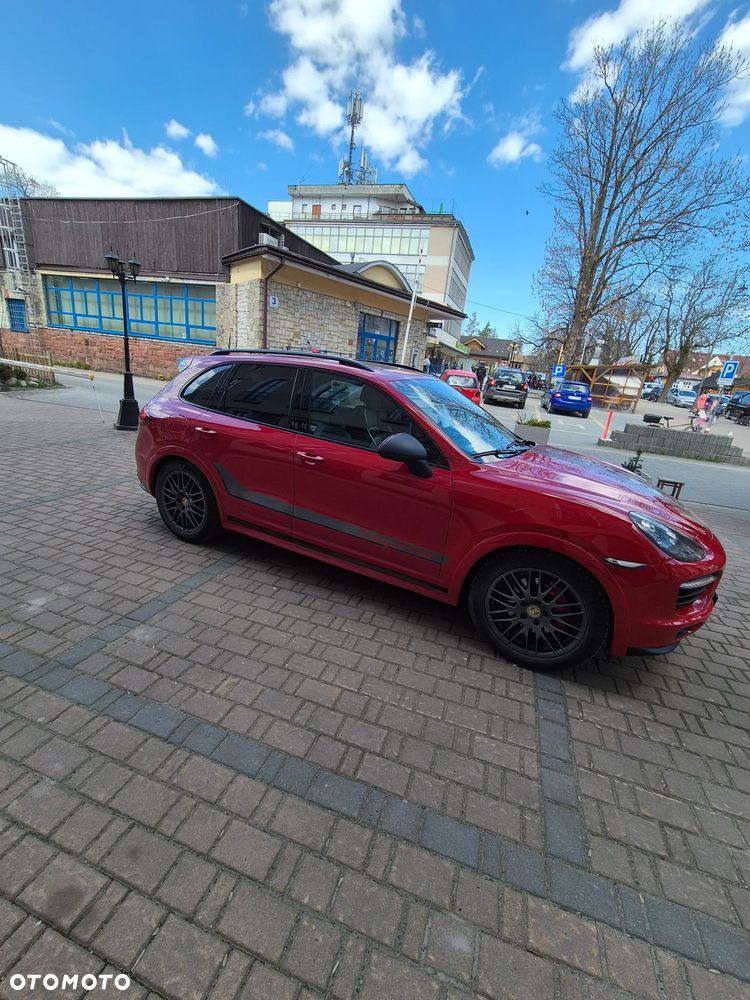 Porsche Cayenne - 4