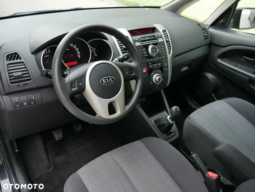 Kia Venga - 9