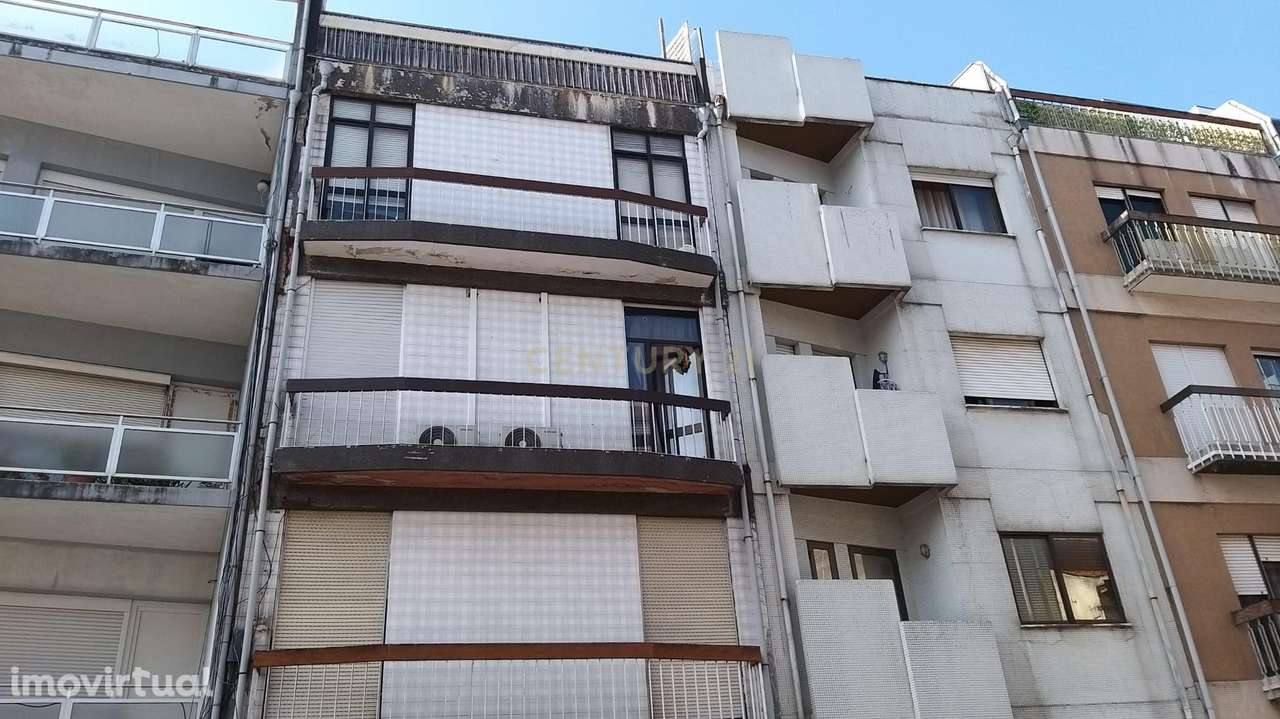 Apartamento de 4 quartos com varanda, para habitação ou investimento, - Grande imagem: 4/38