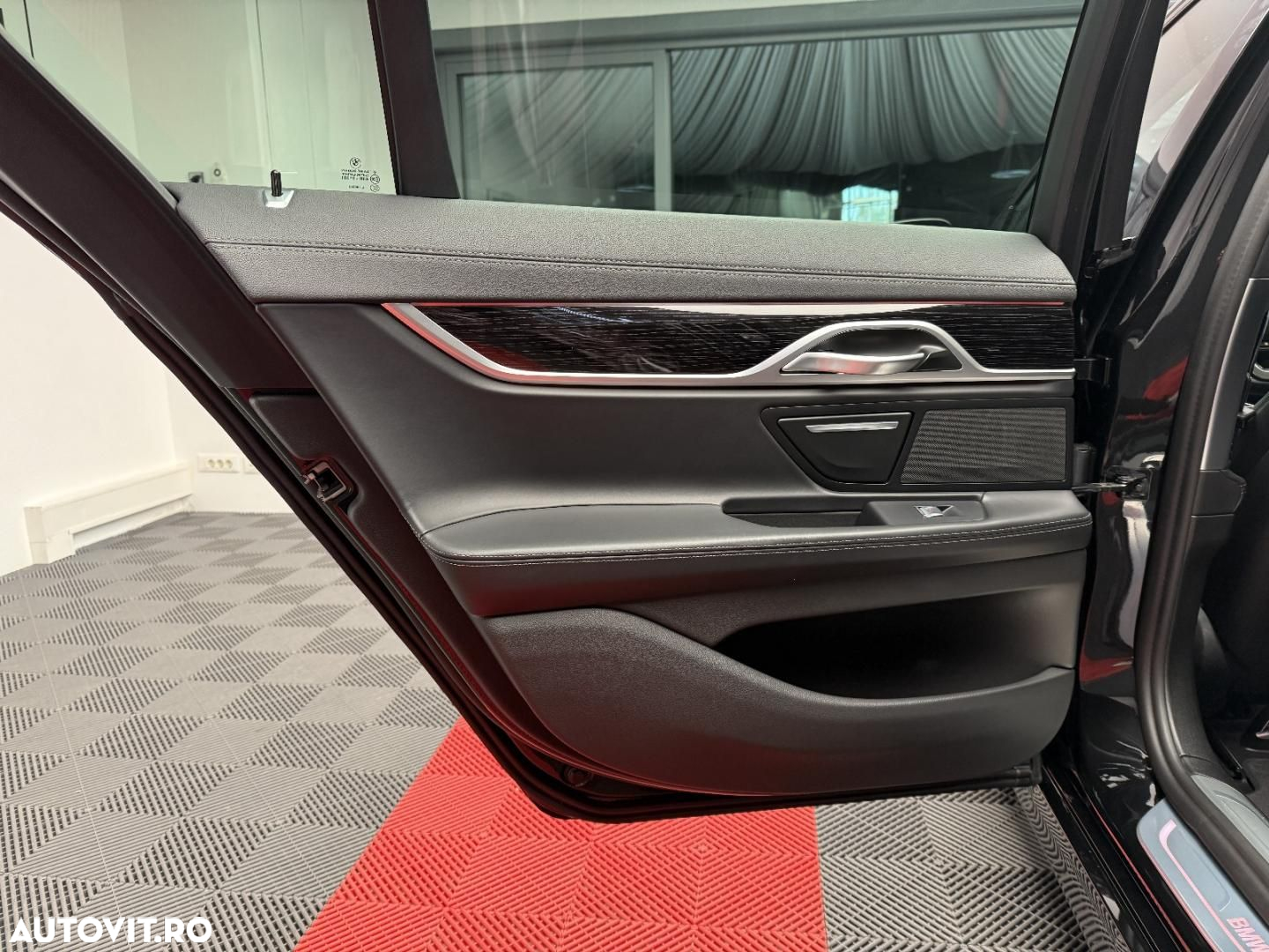 BMW Seria 7 - 28