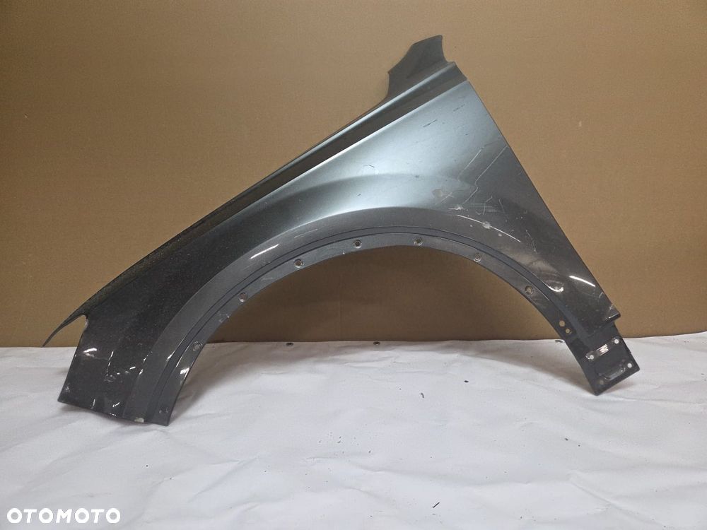 Błotnik prawy przód + listwa Audi Q7 4M0 - 2