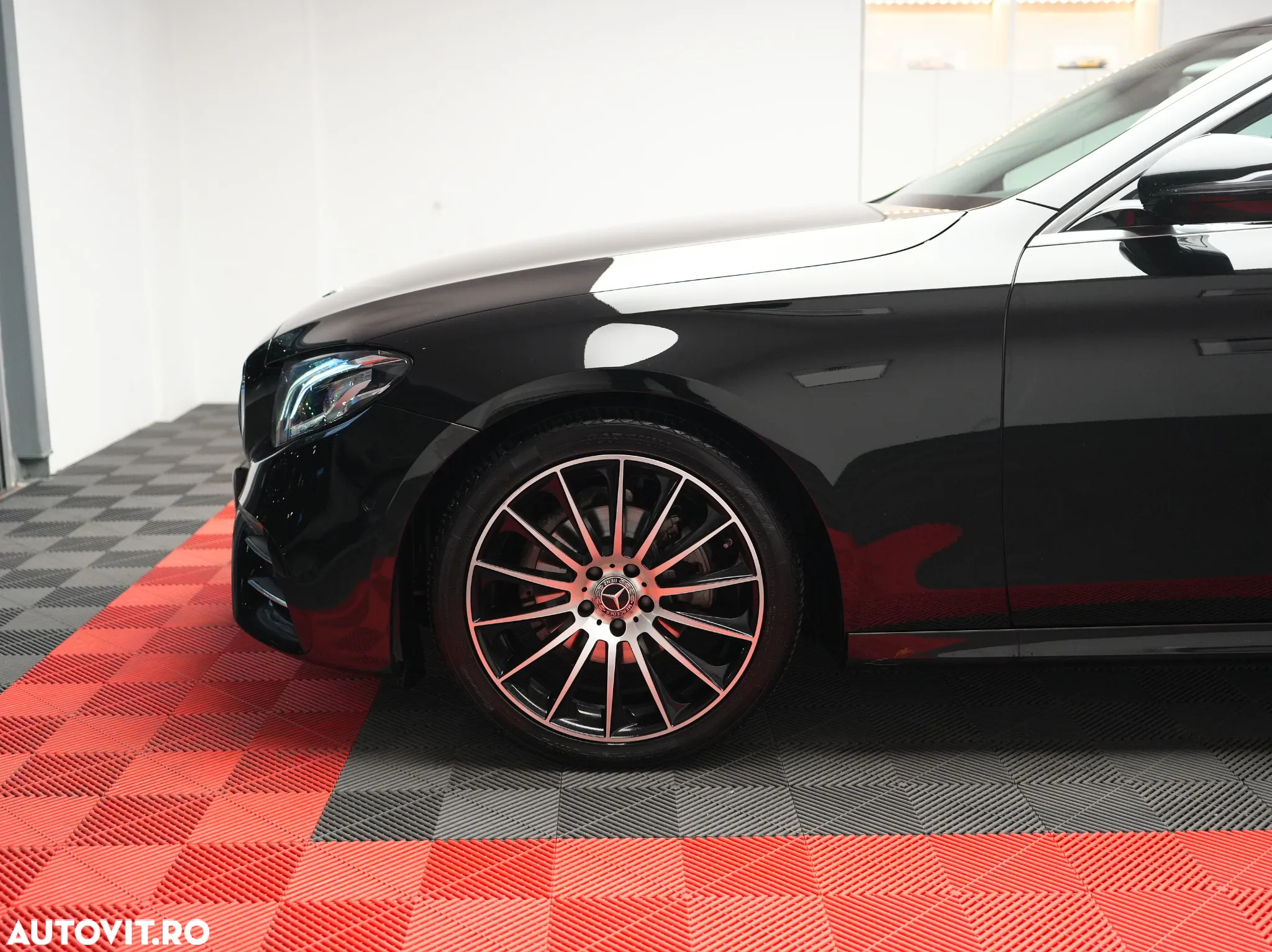 Mercedes-Benz E 200 d 9G-TRONIC AMG Line - 10