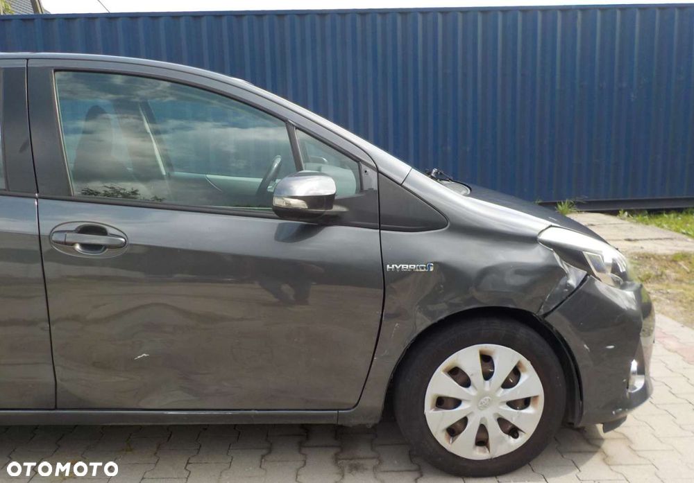 Toyota Yaris Hybrid 100 Dynamic EU6 - 16