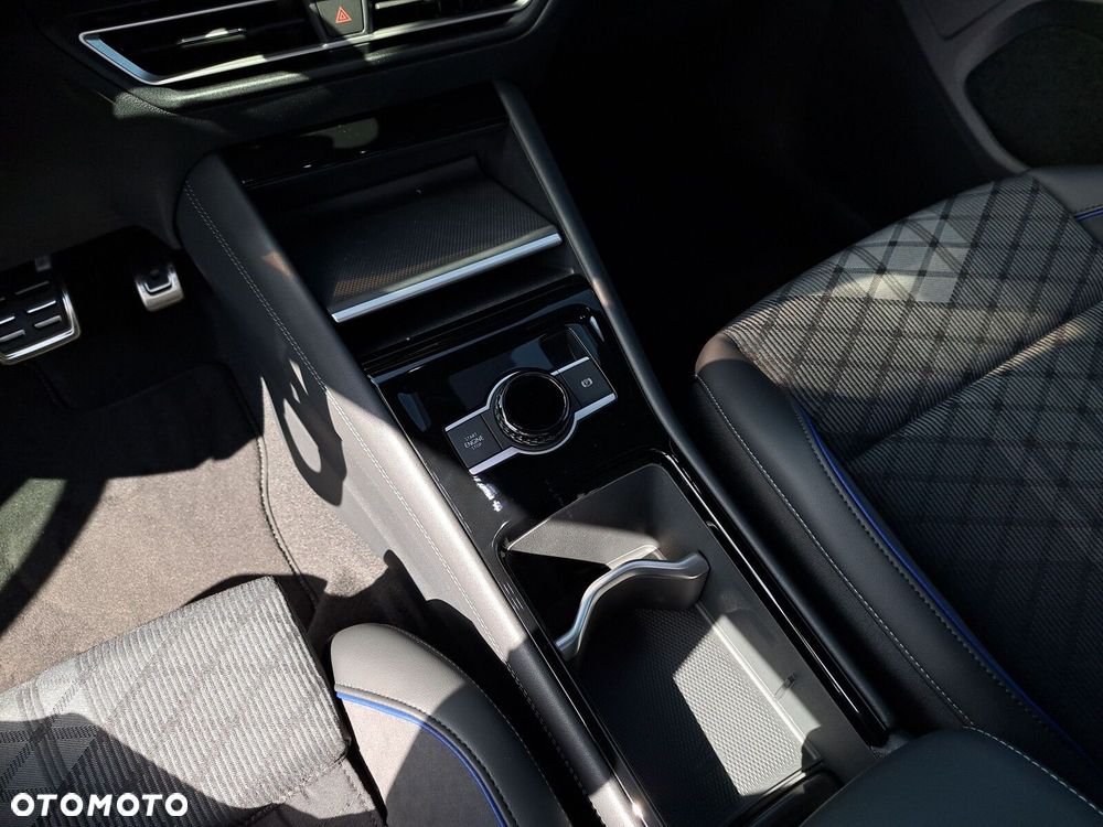 Volkswagen Tiguan 2.0 TDI R-Line DSG - 26