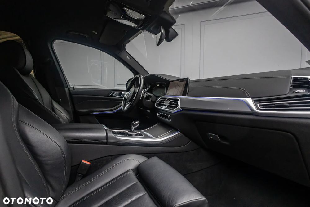 BMW X5 xDrive40i mHEV - 13
